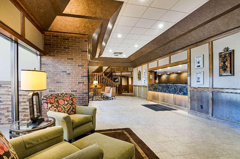 Clarion Inn Garden City Area image