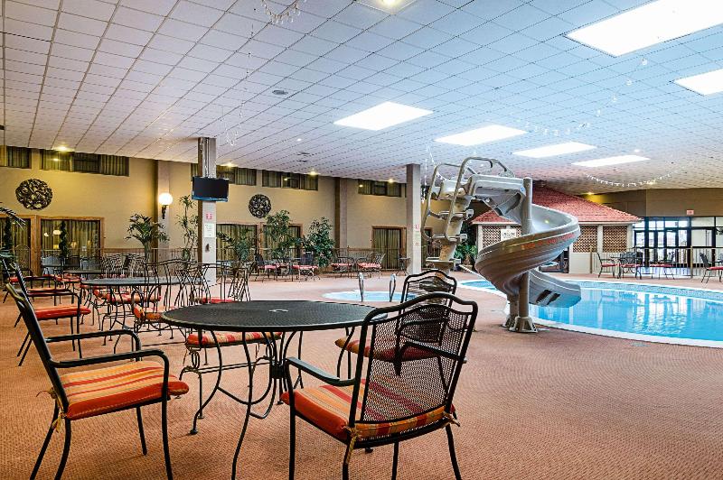 Clarion Inn Garden City Area image