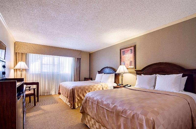 Clarion Inn Garden City Area image