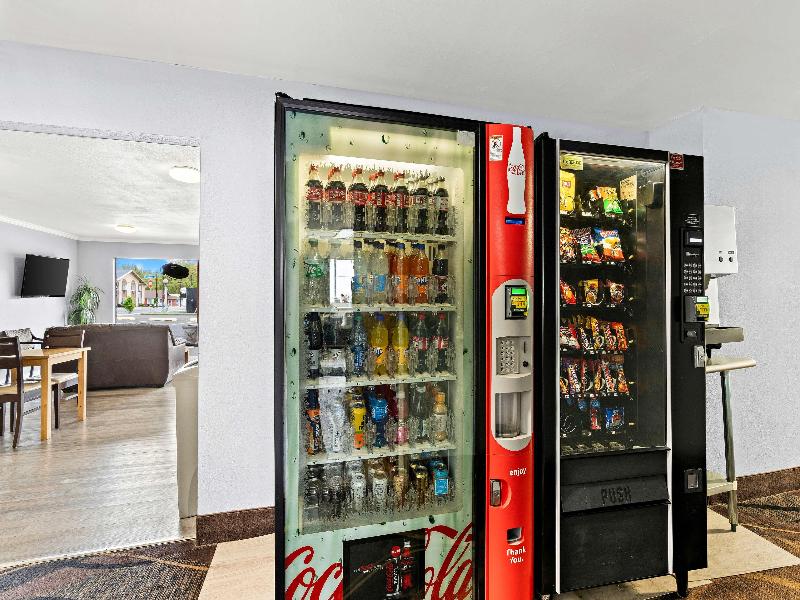 Red Lion Inn & Suites Yakima image