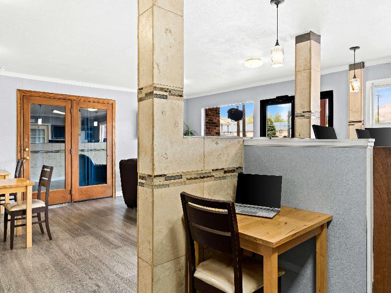 Red Lion Inn & Suites Yakima image