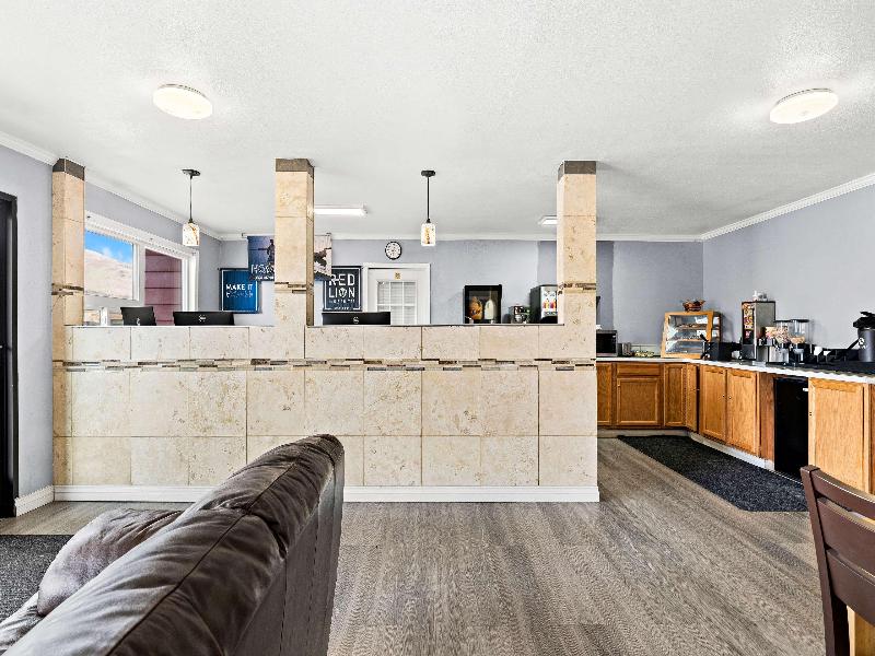 Red Lion Inn & Suites Yakima image
