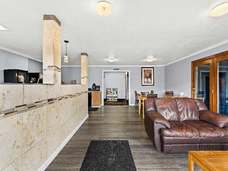 Red Lion Inn & Suites Yakima image