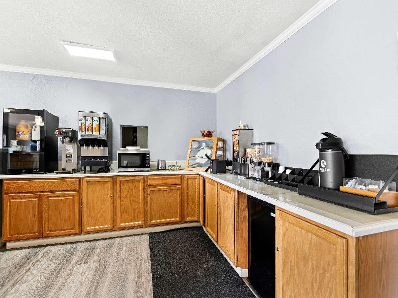 Red Lion Inn & Suites Yakima image