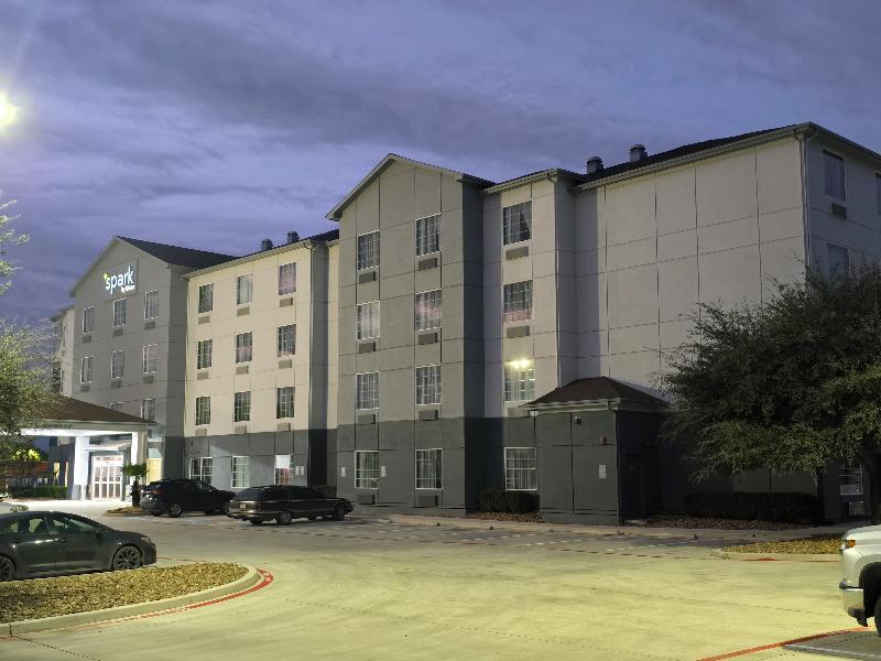 Spark by Hilton Selma image