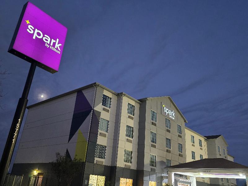 Spark by Hilton Selma image