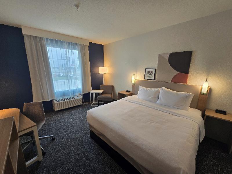 Spark by Hilton Selma image