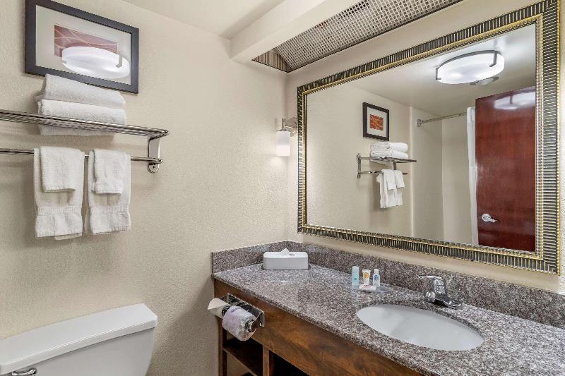 Comfort Inn & Suites Athens North image