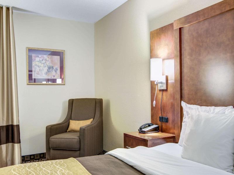 Comfort Inn & Suites Athens North image
