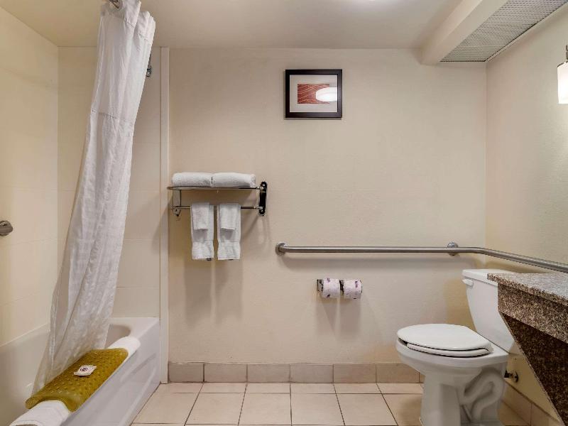 Comfort Inn & Suites Athens North image