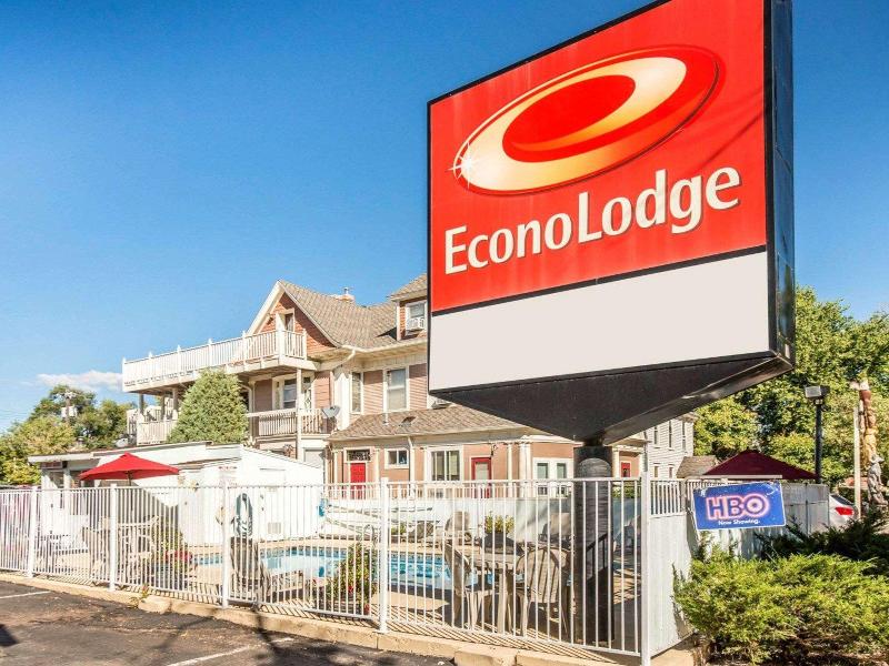 Econo Lodge Downtown image