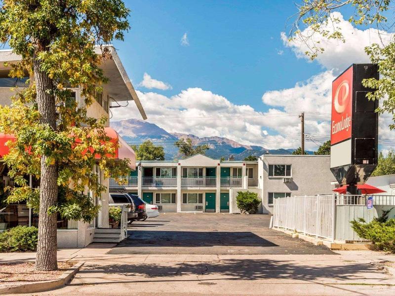 Econo Lodge Downtown image