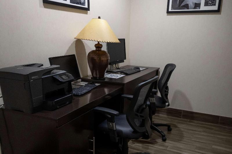 Sleep Inn & Suites Evansville image