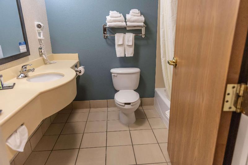 Sleep Inn & Suites Evansville image