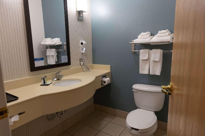Sleep Inn & Suites Evansville image