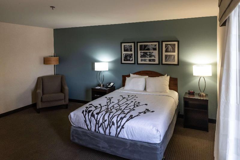 Sleep Inn & Suites Evansville image