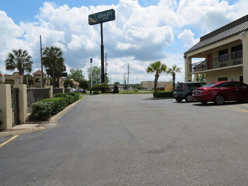Quality Inn Mobile West Tillmans Corner image