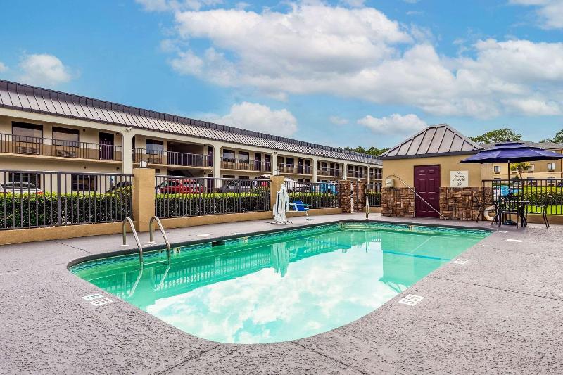 Quality Inn Mobile West Tillmans Corner image