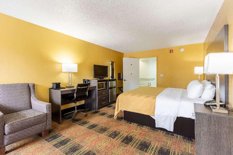 Quality Inn Mobile West Tillmans Corner image