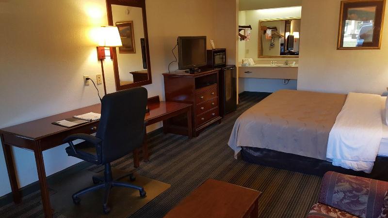 Quality Inn Mobile West Tillmans Corner image