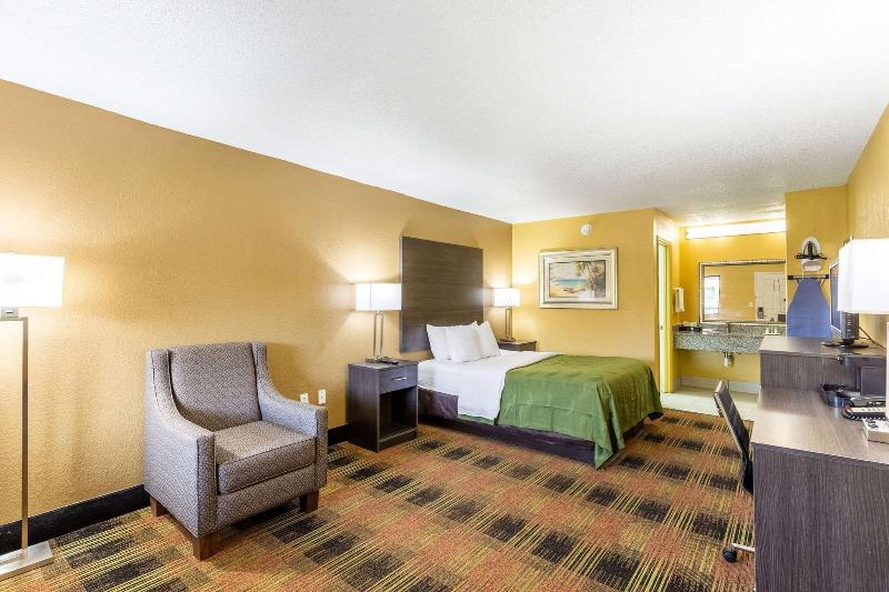 Quality Inn Mobile West Tillmans Corner image