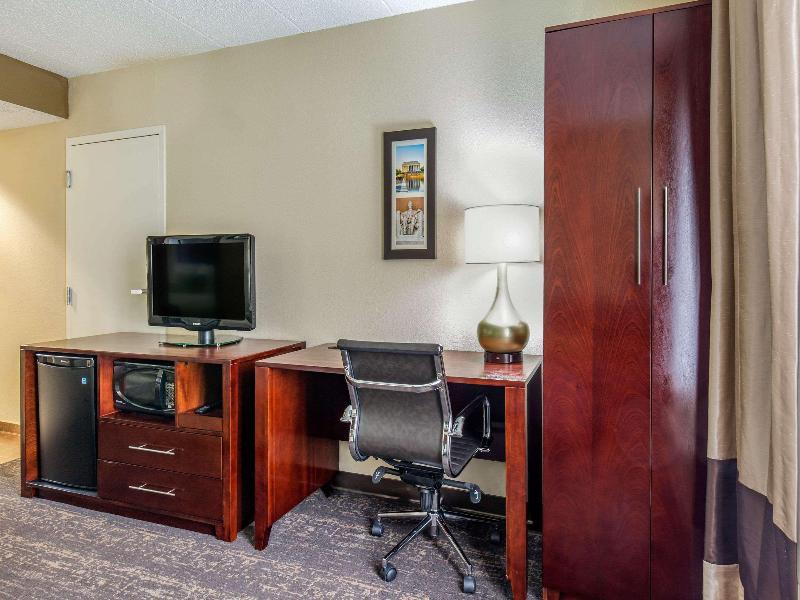 Comfort Inn College Park North image