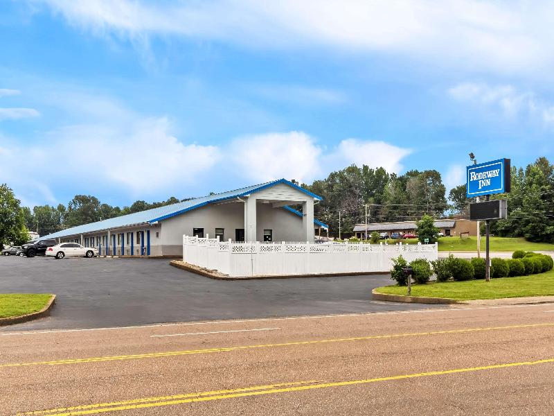 Econo Lodge Milan TN image