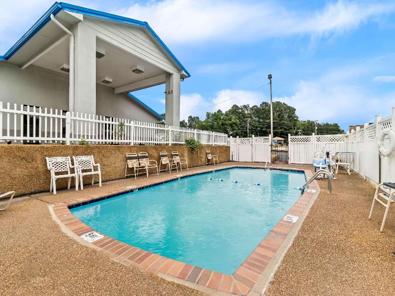 Econo Lodge Milan TN image