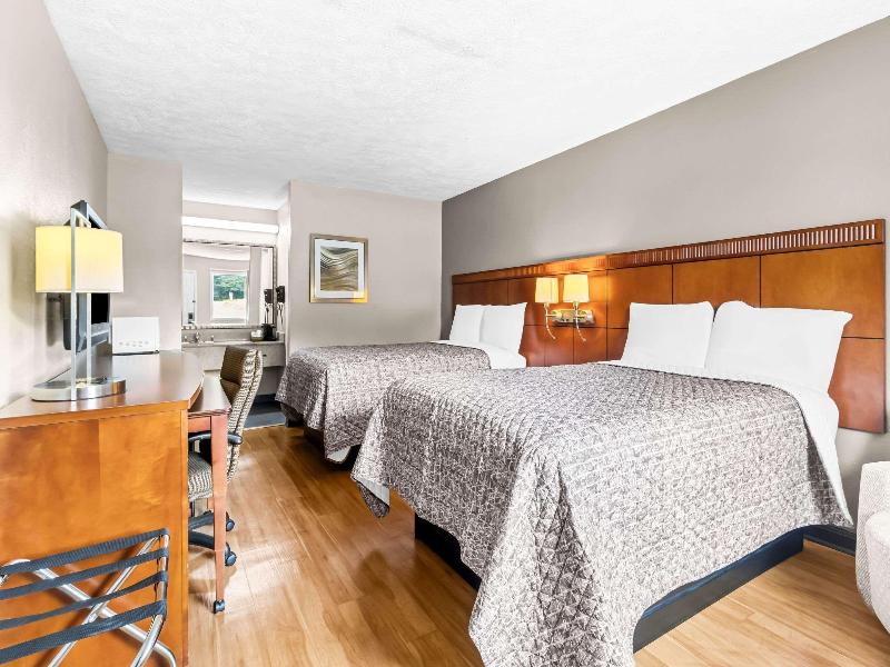 Econo Lodge Milan TN image