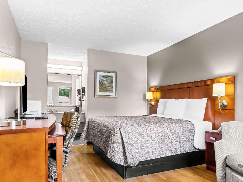 Econo Lodge Milan TN image