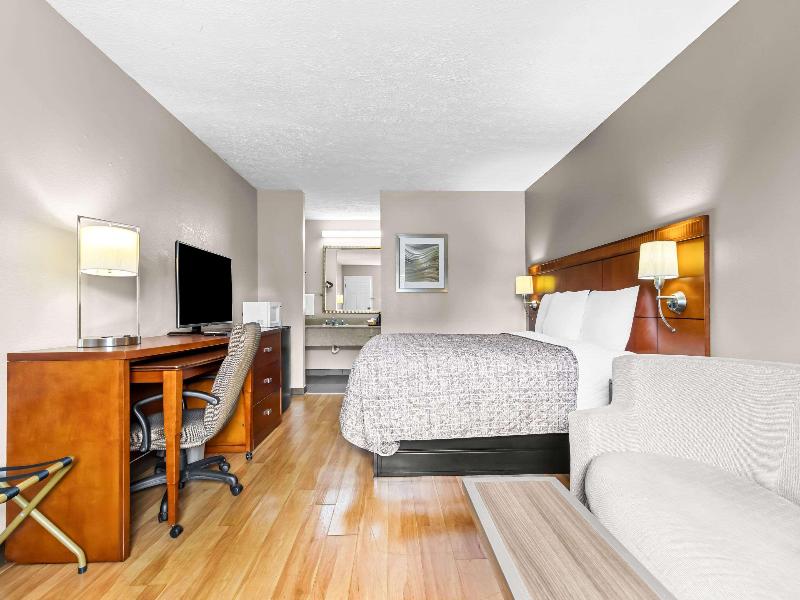 Econo Lodge Milan TN image