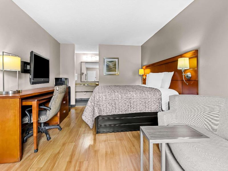 Econo Lodge Milan TN image