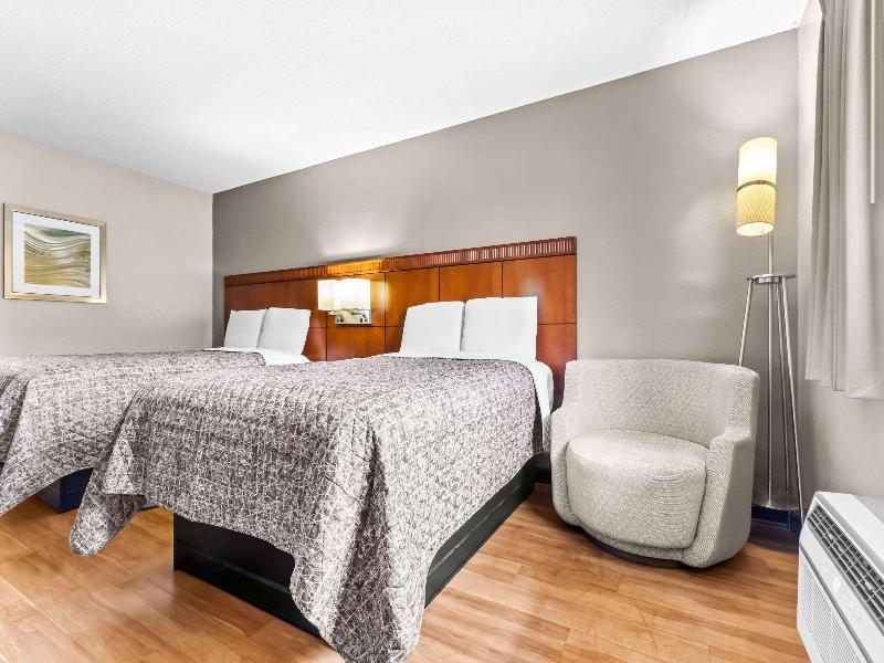 Econo Lodge Milan TN image