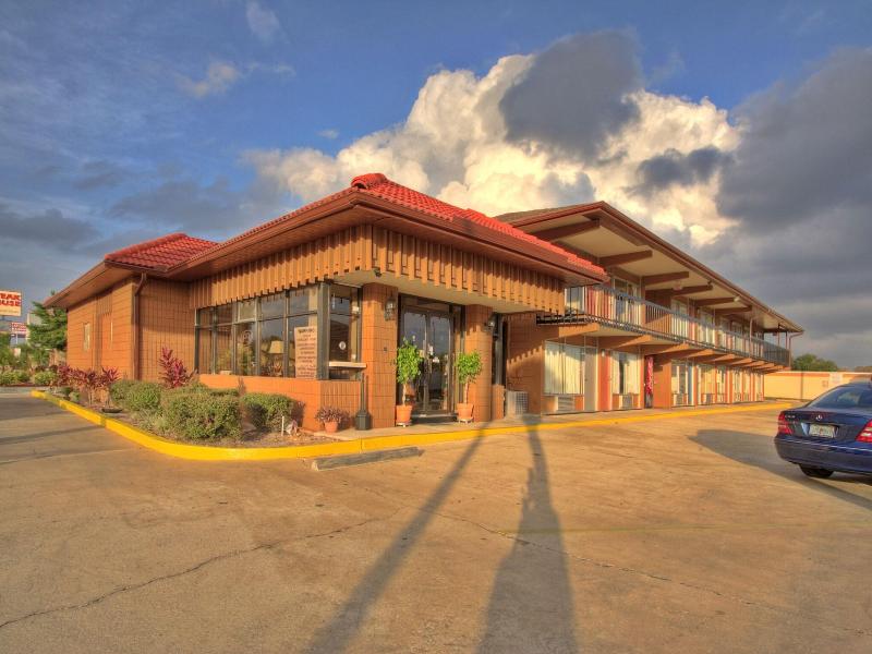 Hotel Belair Orlando Near Florida Mall image