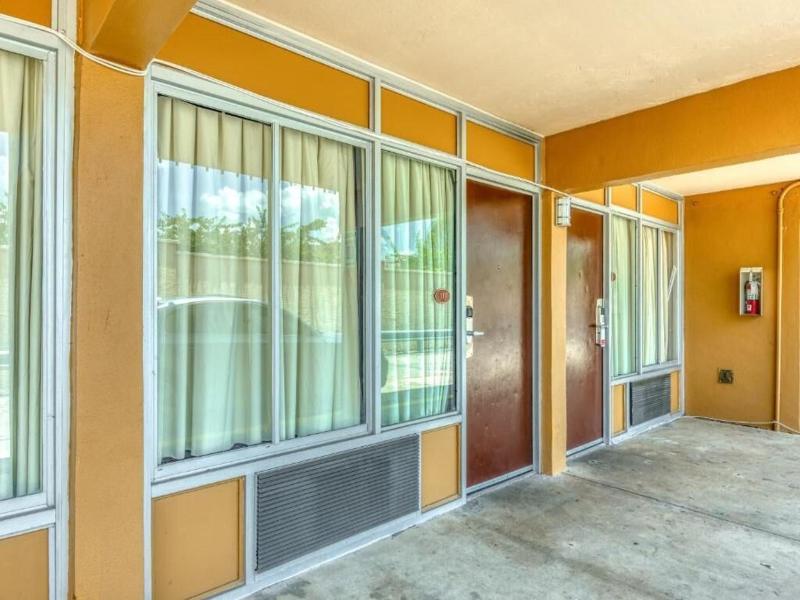 Hotel Belair Orlando Near Florida Mall image