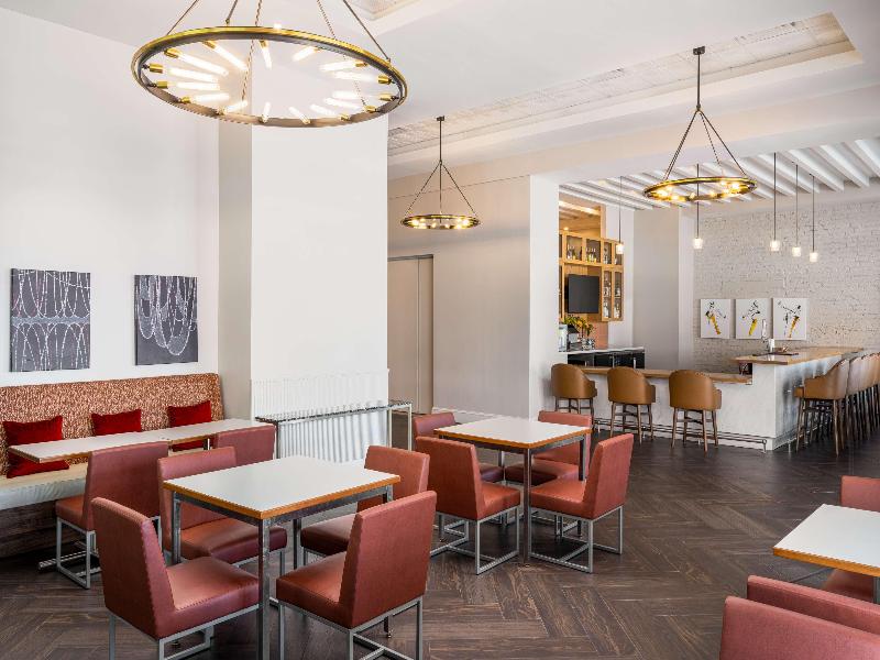 Hampton Inn & Suites New Orleans Canal St. French image