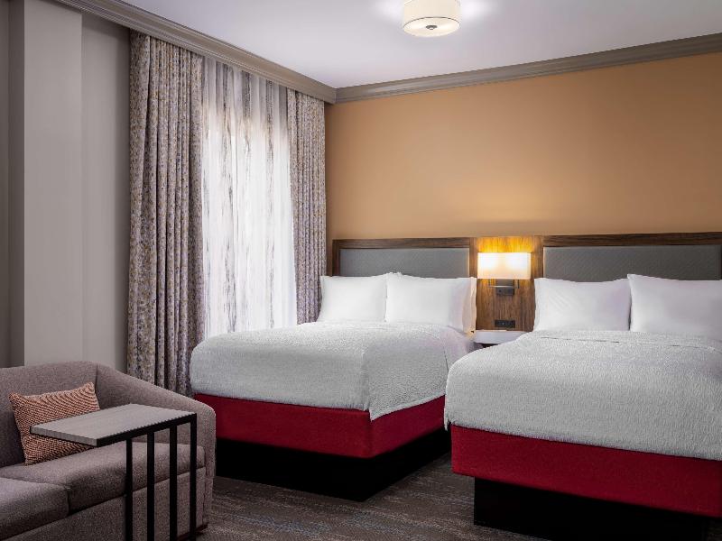 Hampton Inn & Suites New Orleans Canal St. French image