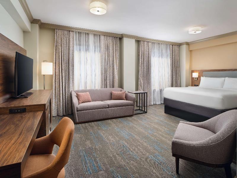 Hampton Inn & Suites New Orleans Canal St. French image