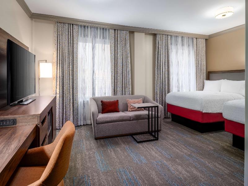 Hampton Inn & Suites New Orleans Canal St. French image