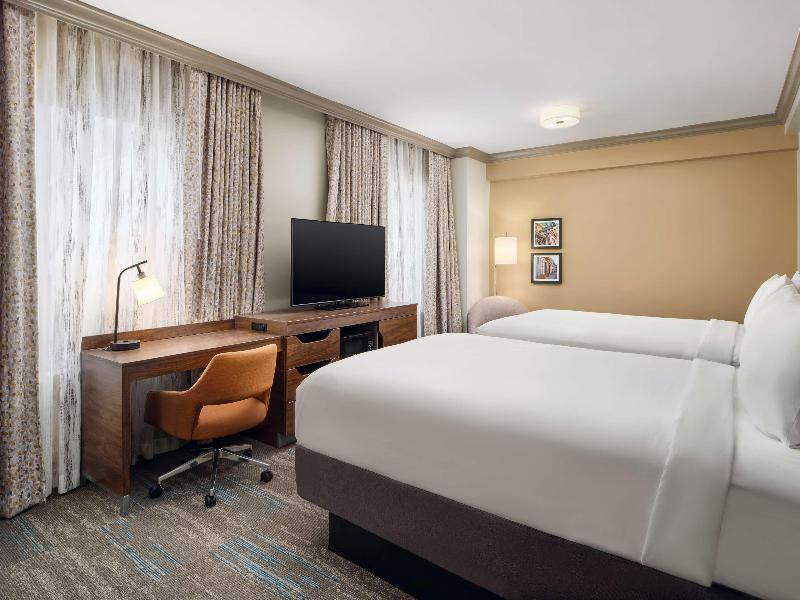 Hampton Inn & Suites New Orleans Canal St. French image