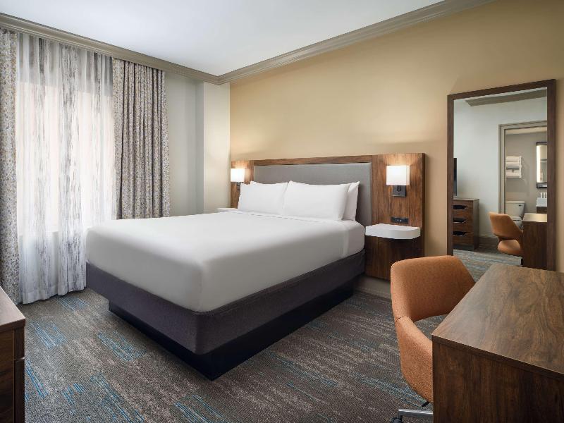 Hampton Inn & Suites New Orleans Canal St. French image