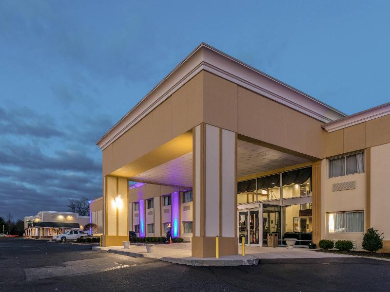 Comfort Inn Long Island image