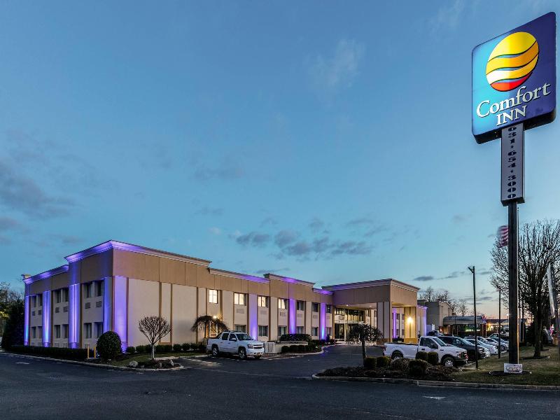 Comfort Inn Long Island image