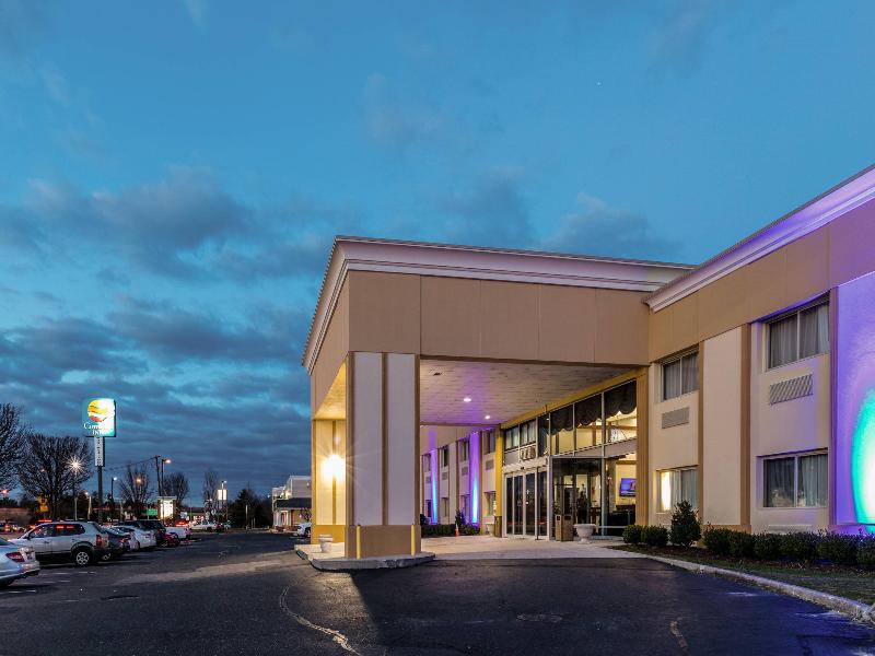 Comfort Inn Long Island image