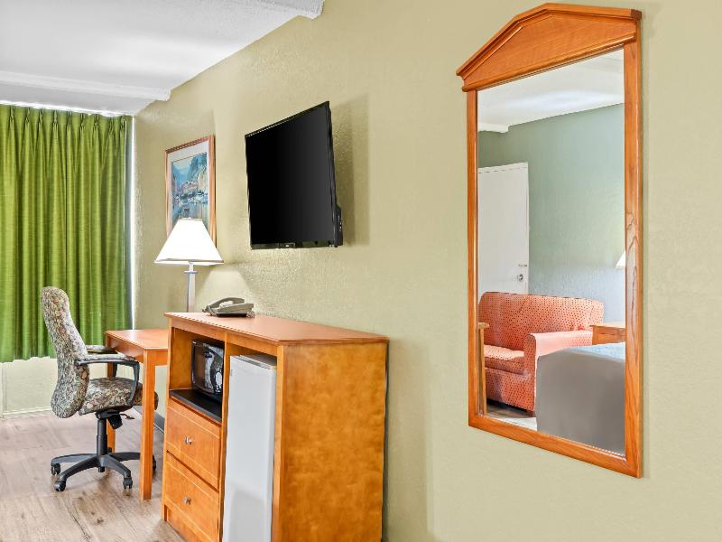 Rodeway Inn Stone Mountain image