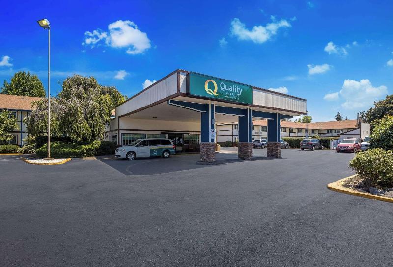Quality Inn and Suites Medford
