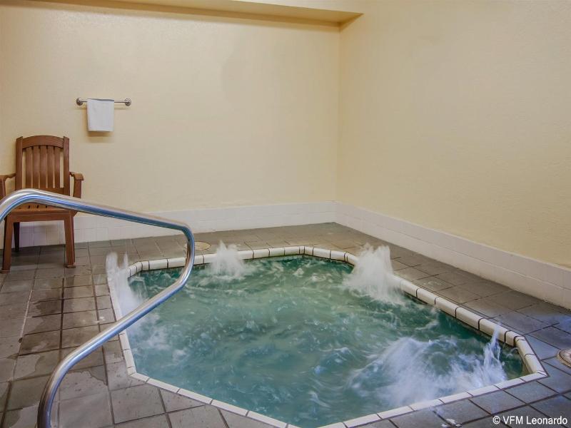 Quality Inn and Suites Medford image