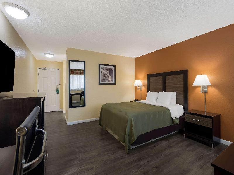 Quality Inn and Suites Medford image