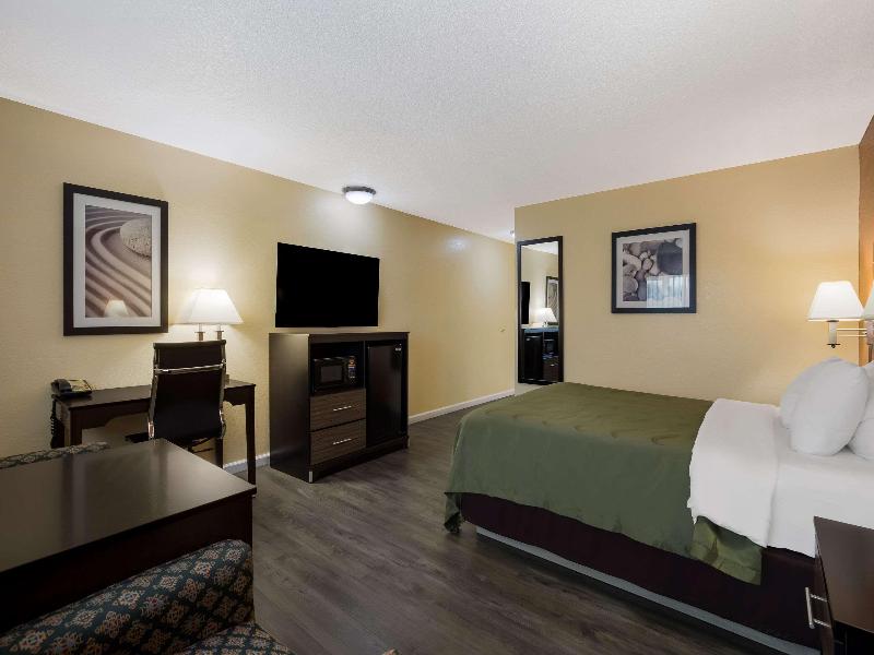 Quality Inn and Suites Medford image