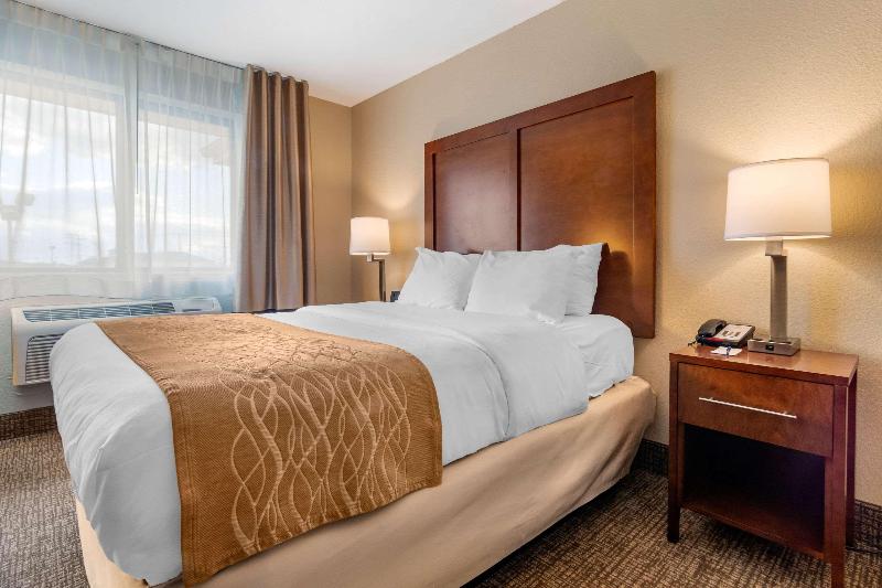 Comfort Inn & Suites South Hill I-85 image
